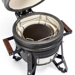 The Bastard Model 2021 Small Urban Kamado Keramiek Mat Zwart -Bbq Promotiewinkel the bastard urban keramische barbecue small 2021 6