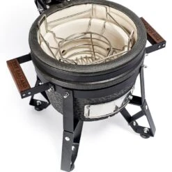 The Bastard Model 2021 Small Urban Kamado Keramiek Mat Zwart -Bbq Promotiewinkel the bastard urban keramische barbecue small 2021 7